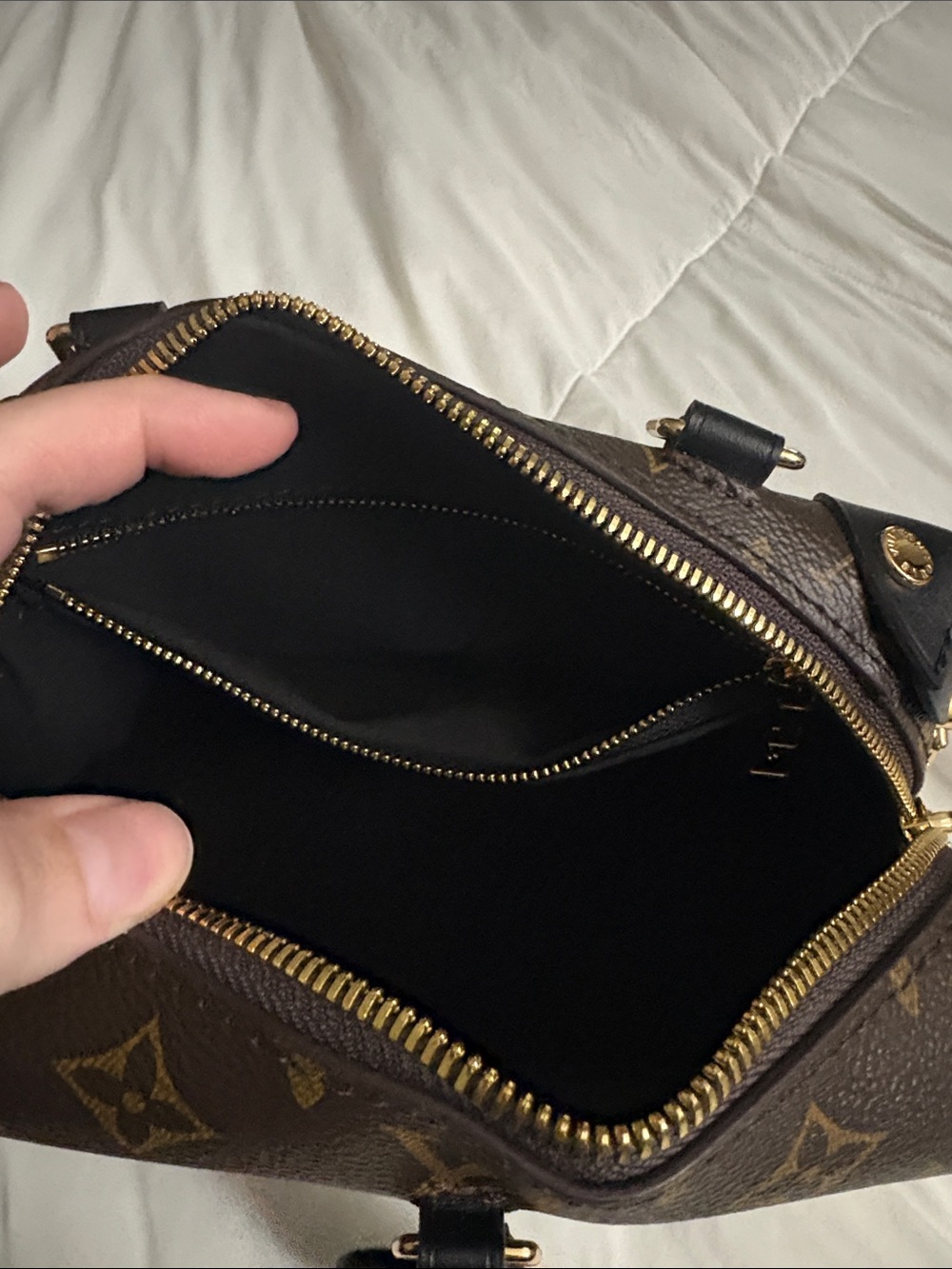 L V inspired soft trunk bag - Picture 6 of 8